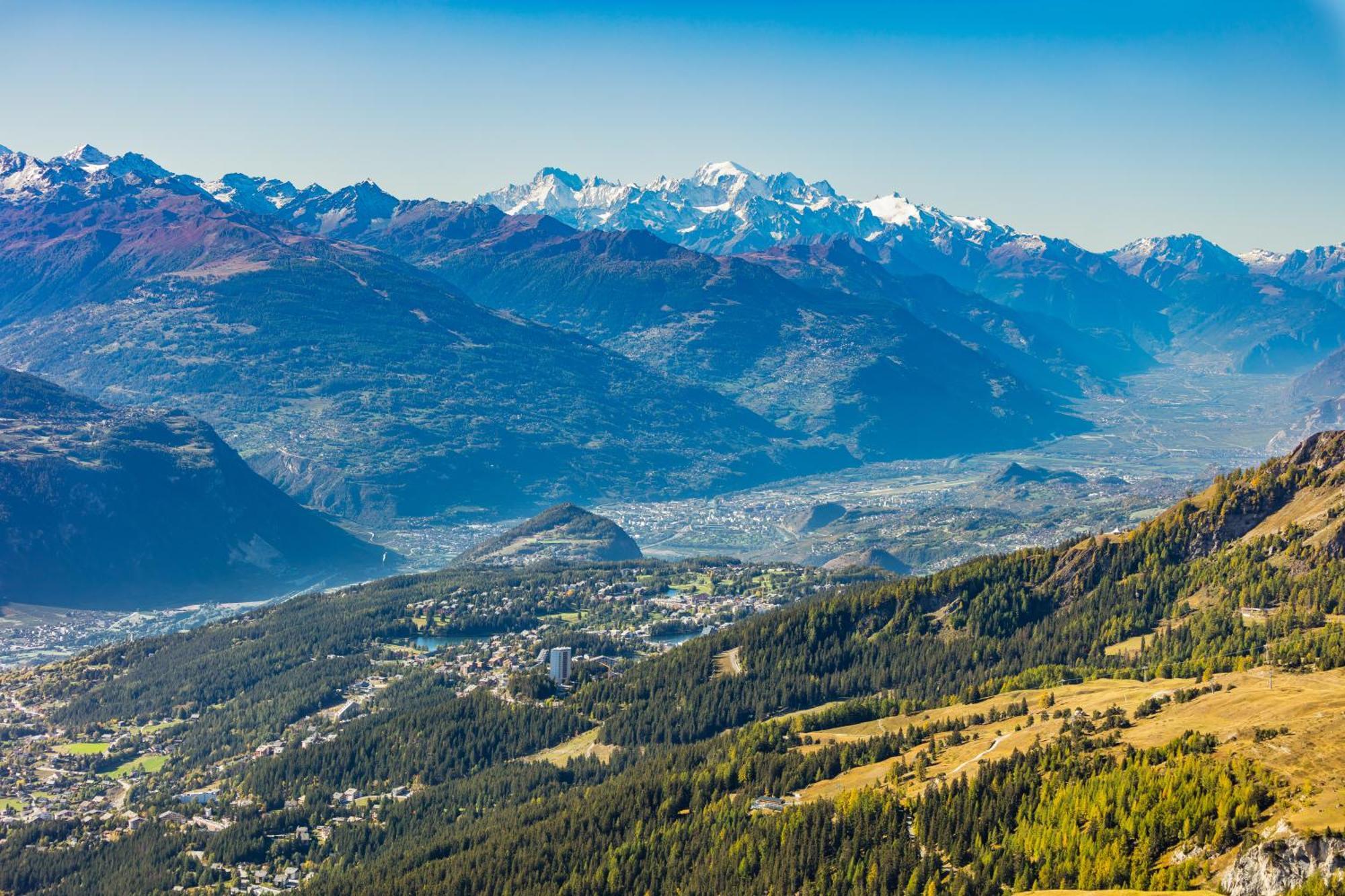 Crans Montana Suites Экстерьер фото